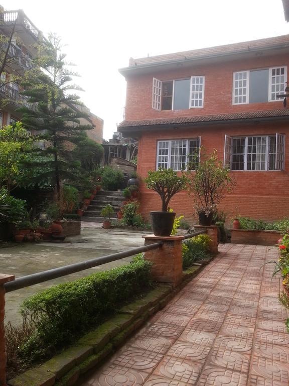 Pradhan House - Home Stay With Garden Bhatgoan エクステリア 写真