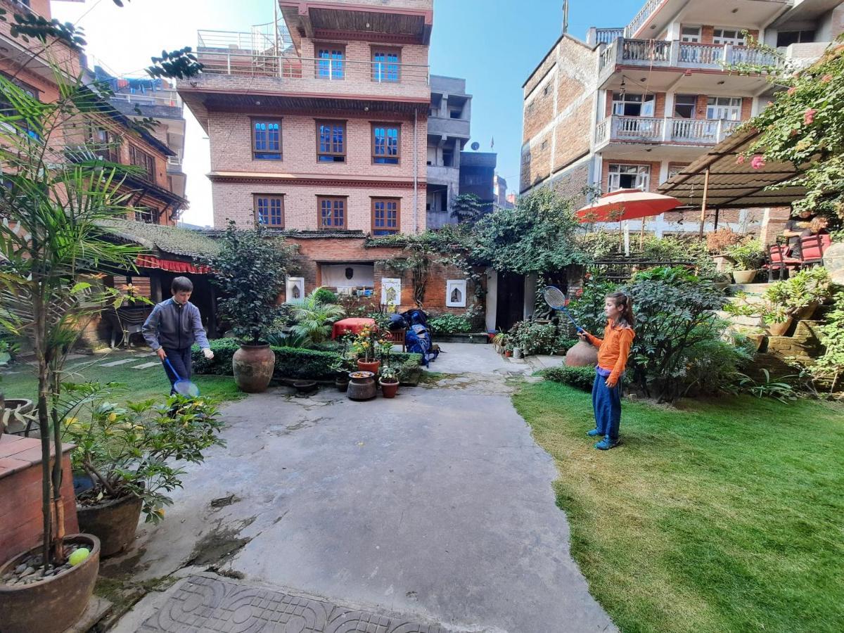 Pradhan House - Home Stay With Garden Bhatgoan エクステリア 写真