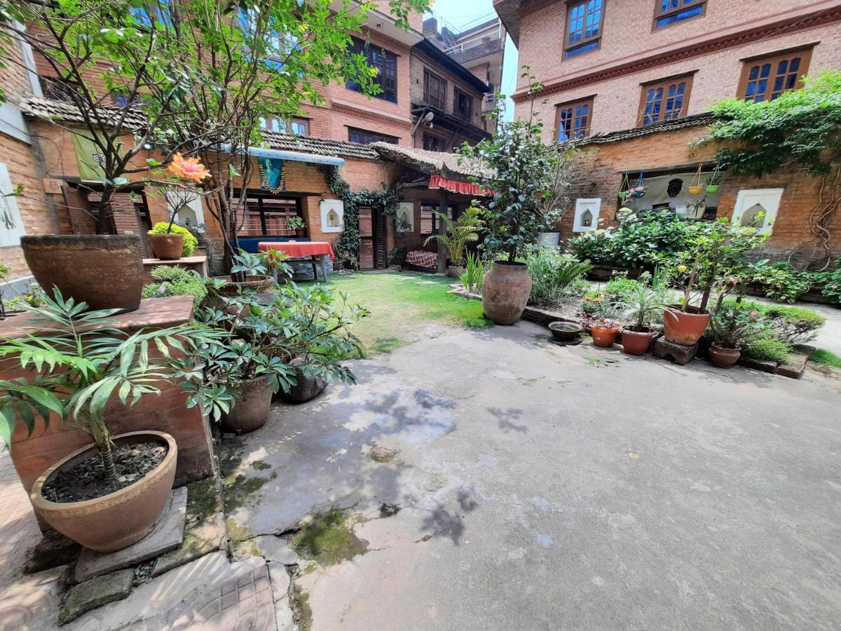 Pradhan House - Home Stay With Garden Bhatgoan エクステリア 写真