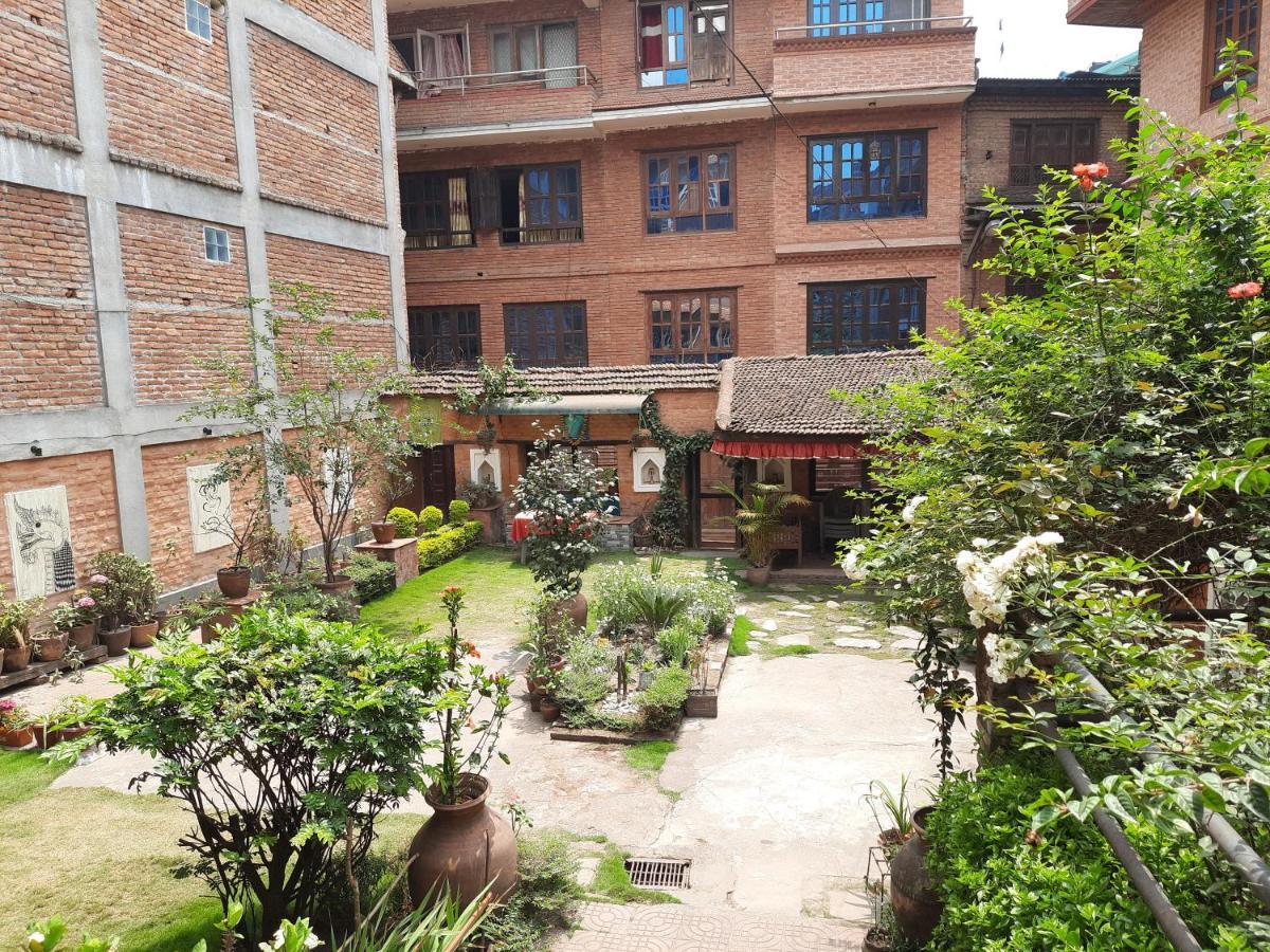 Pradhan House - Home Stay With Garden Bhatgoan エクステリア 写真