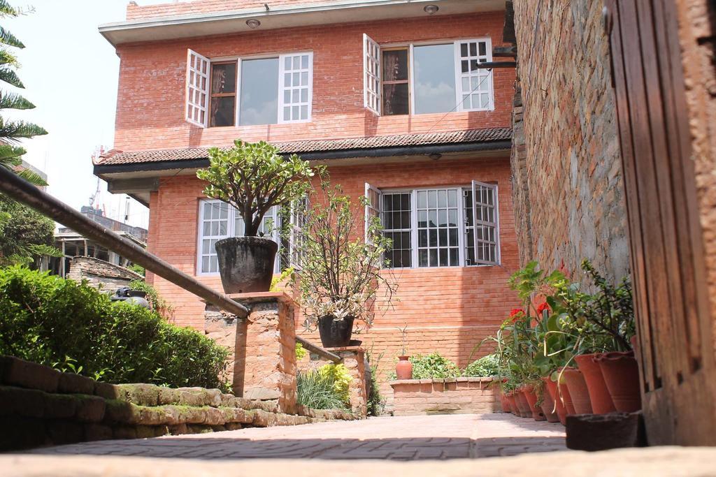 Pradhan House - Home Stay With Garden Bhatgoan エクステリア 写真
