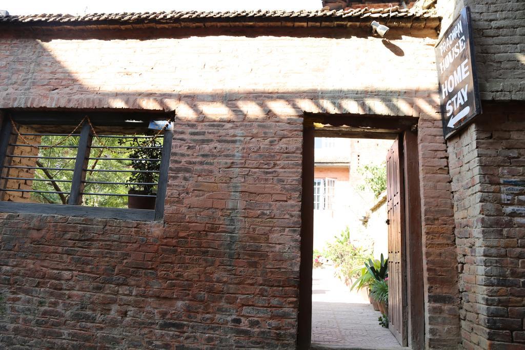 Pradhan House - Home Stay With Garden Bhatgoan エクステリア 写真