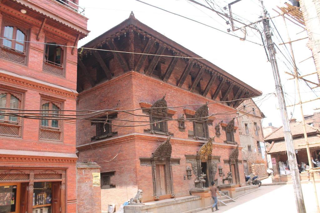 Pradhan House - Home Stay With Garden Bhatgoan エクステリア 写真