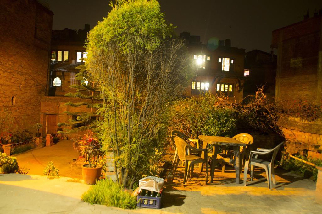 Pradhan House - Home Stay With Garden Bhatgoan エクステリア 写真