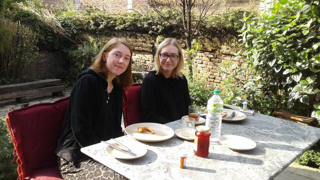 Pradhan House - Home Stay With Garden Bhatgoan エクステリア 写真