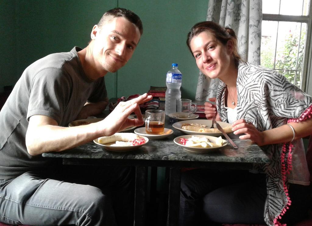 Pradhan House - Home Stay With Garden Bhatgoan エクステリア 写真