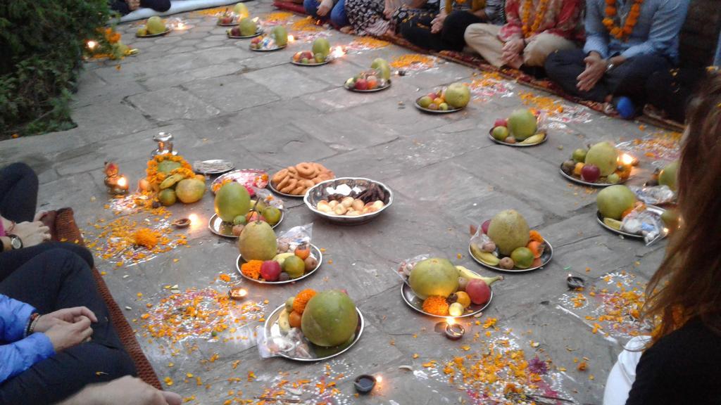 Pradhan House - Home Stay With Garden Bhatgoan エクステリア 写真