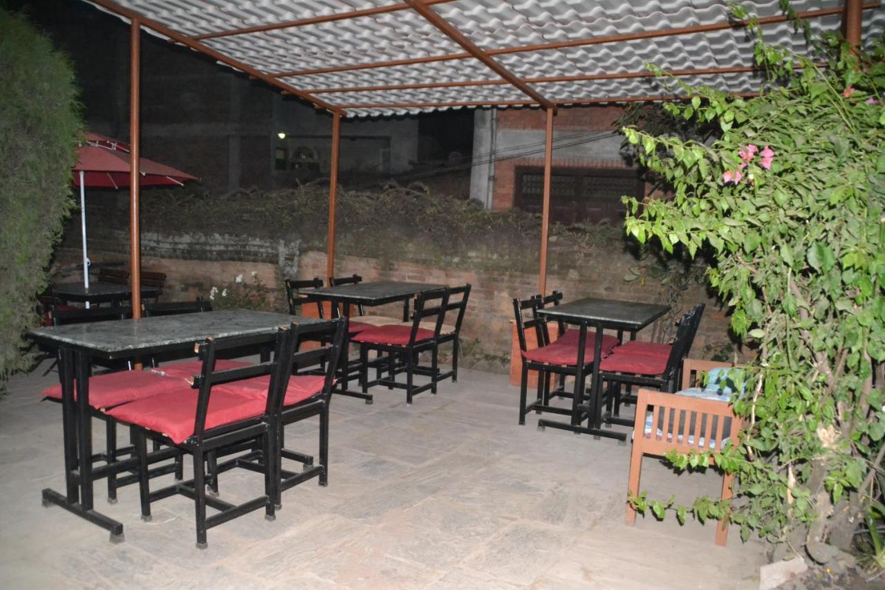 Pradhan House - Home Stay With Garden Bhatgoan エクステリア 写真