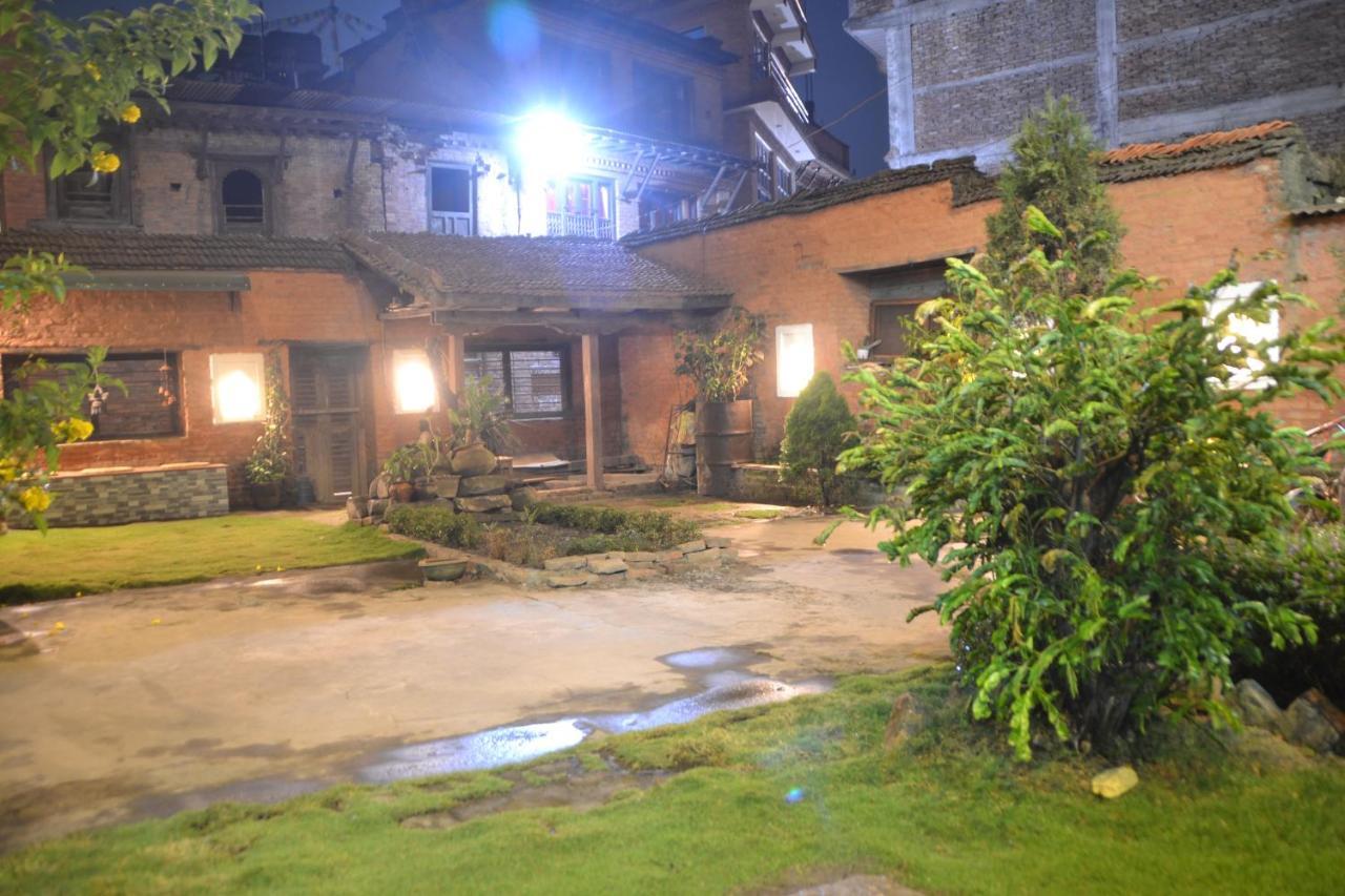 Pradhan House - Home Stay With Garden Bhatgoan エクステリア 写真